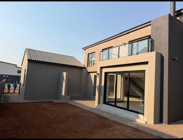 4 BEDROOM HOUSE FOR SALE IN FOUNTAINBROOK ESTATE